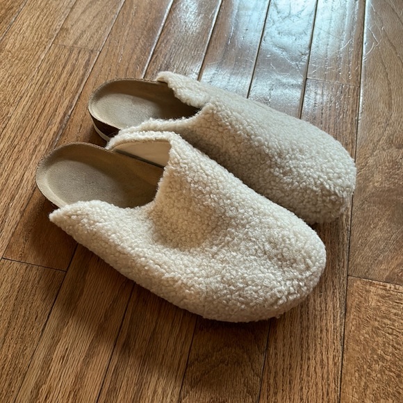 Universal Thread Shoes - Universal Thread Sherpa Clogs